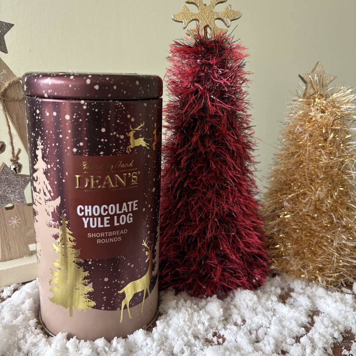 Chocolate Yule Log Shortbread Rounds 150g