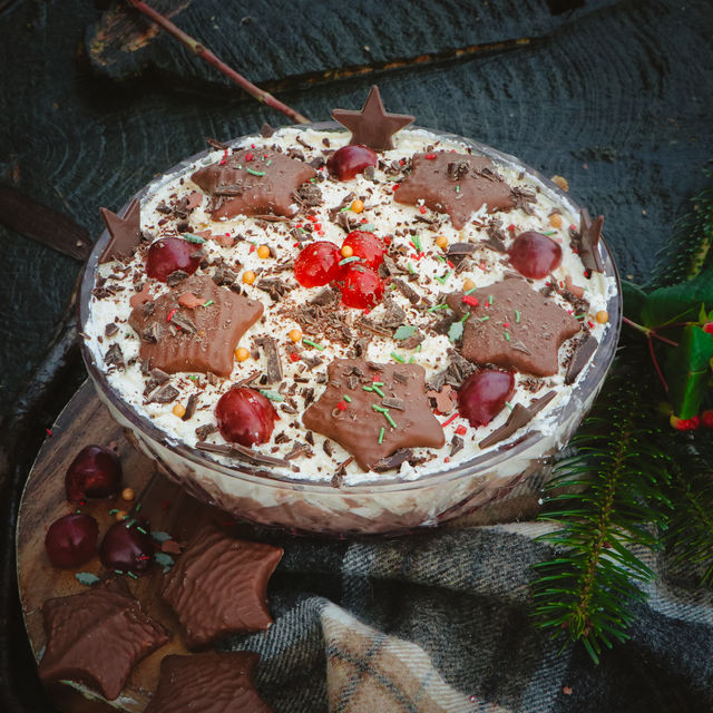 Christmas Chocolate & Cherry Trifle 