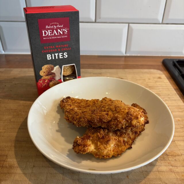 Chicken Cutlets with Chilli Cheese Bites